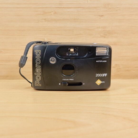 Polaroid 2000FF Focus Free 35mm Film Point & Shoot Camera - Picture 1 of 7
